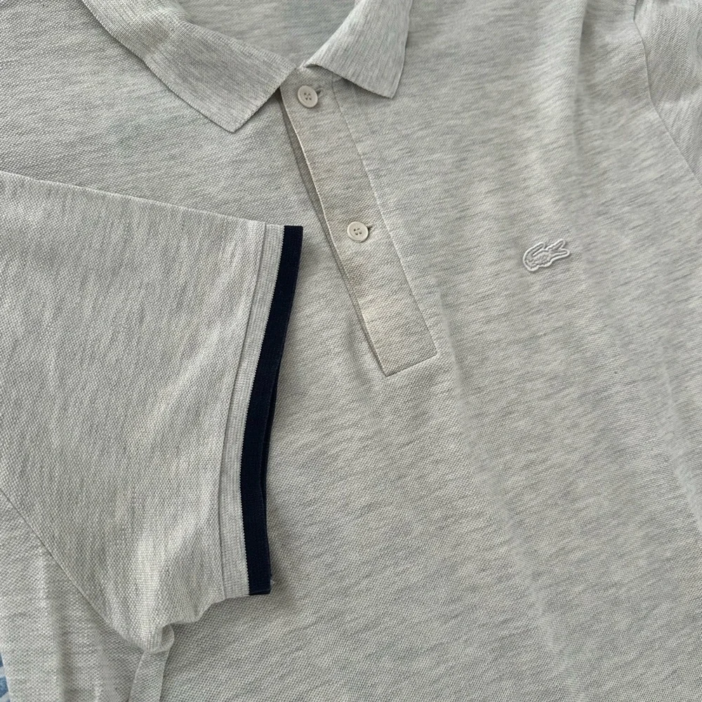 Lacoste Men's Light Gray Polo Shirt with Navy Accents - Picture 5 of 11